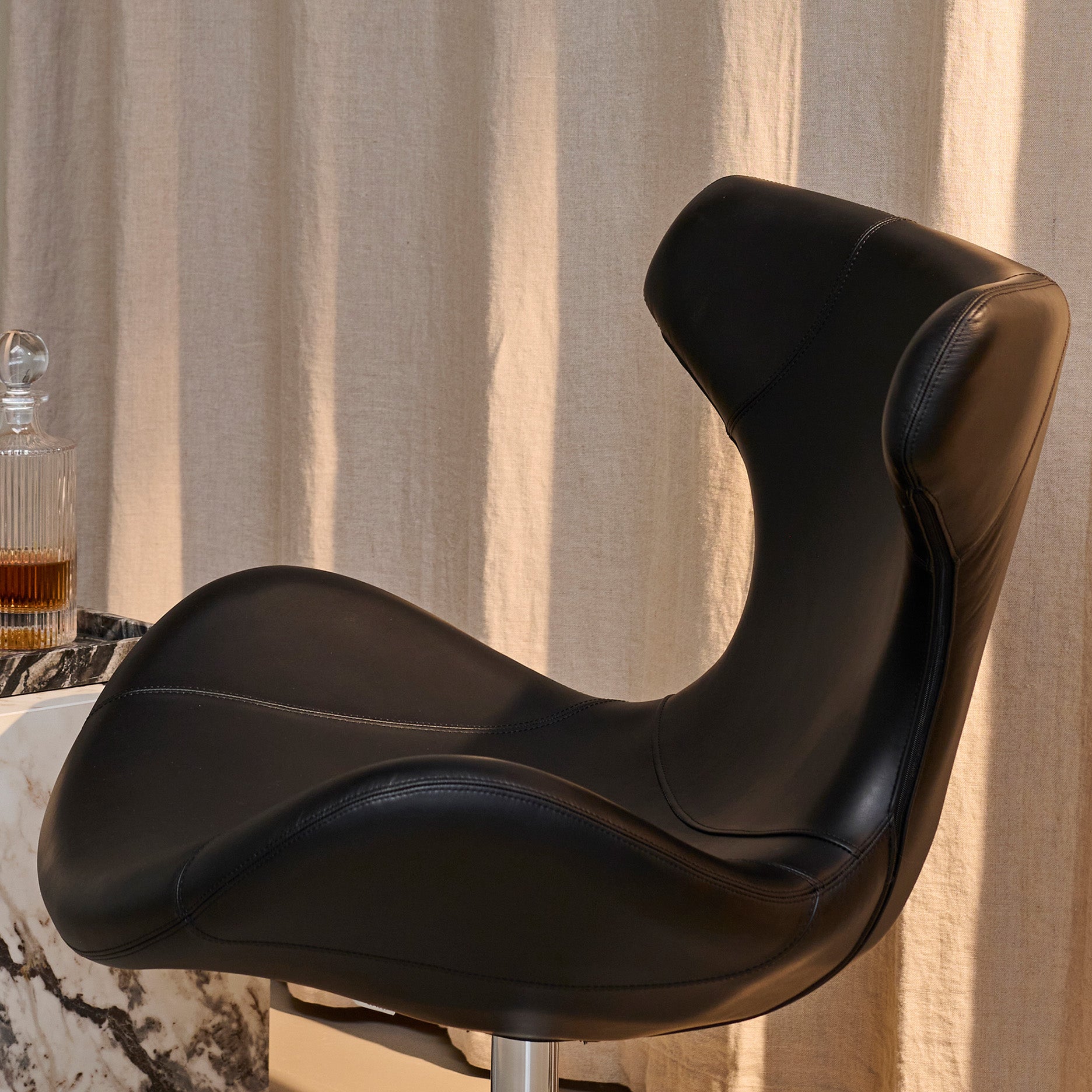 Kato loungestol læder m. chrome drejesokkel